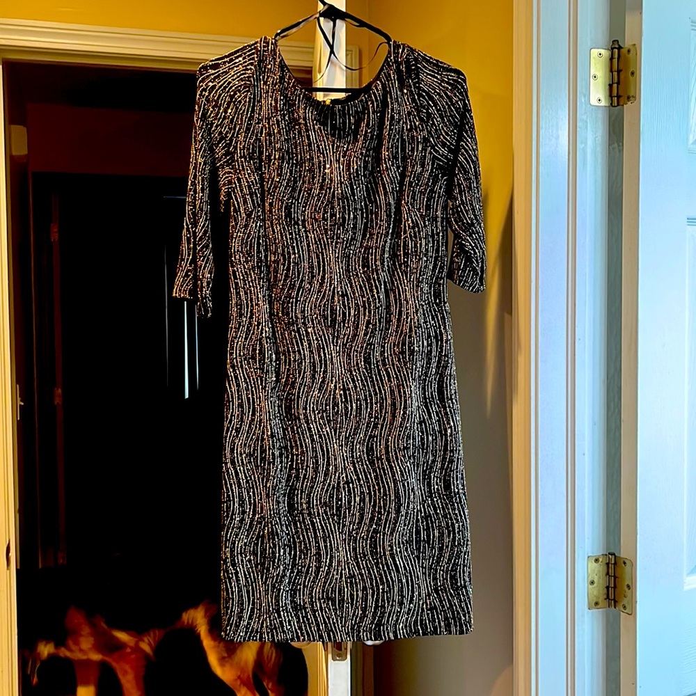 Jessica Howard black and gold dress, fitted above the knee, 3/4 sleeve